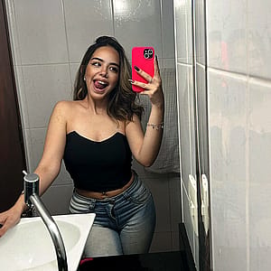 Your new favourite latina teen'