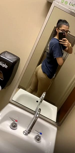 Am I Sexy?😝Inbox me'