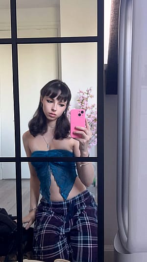 This college girl wanted to give you her best shot'