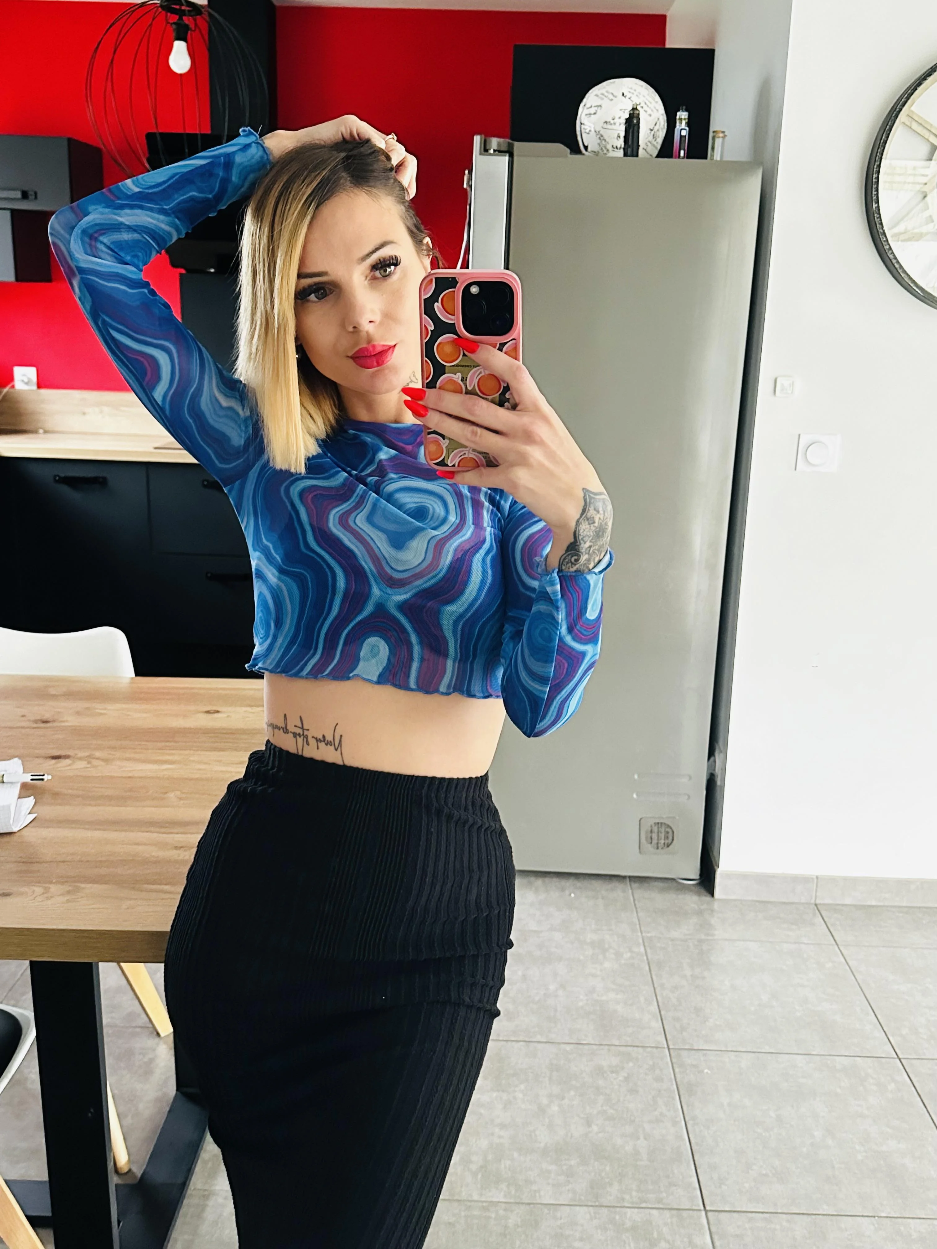F31 Am I still hot? picture 1 of 1