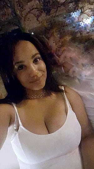 Be honest if you think I am hot 1-10 [F18]'