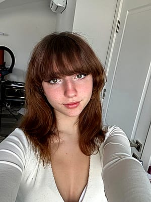 i keep wondering if my look is worth noticing'