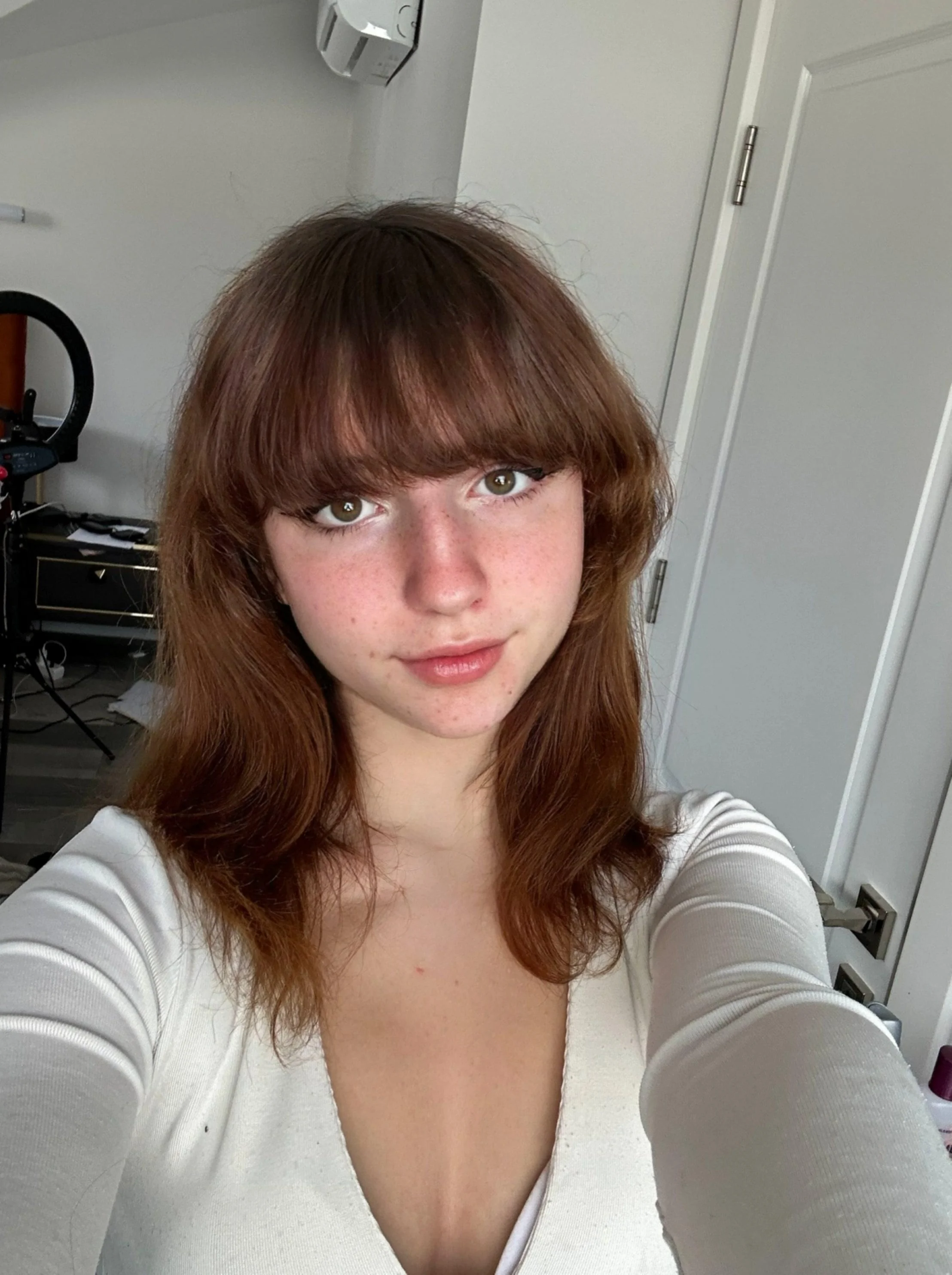 i keep wondering if my look is worth noticing picture 1 of 1