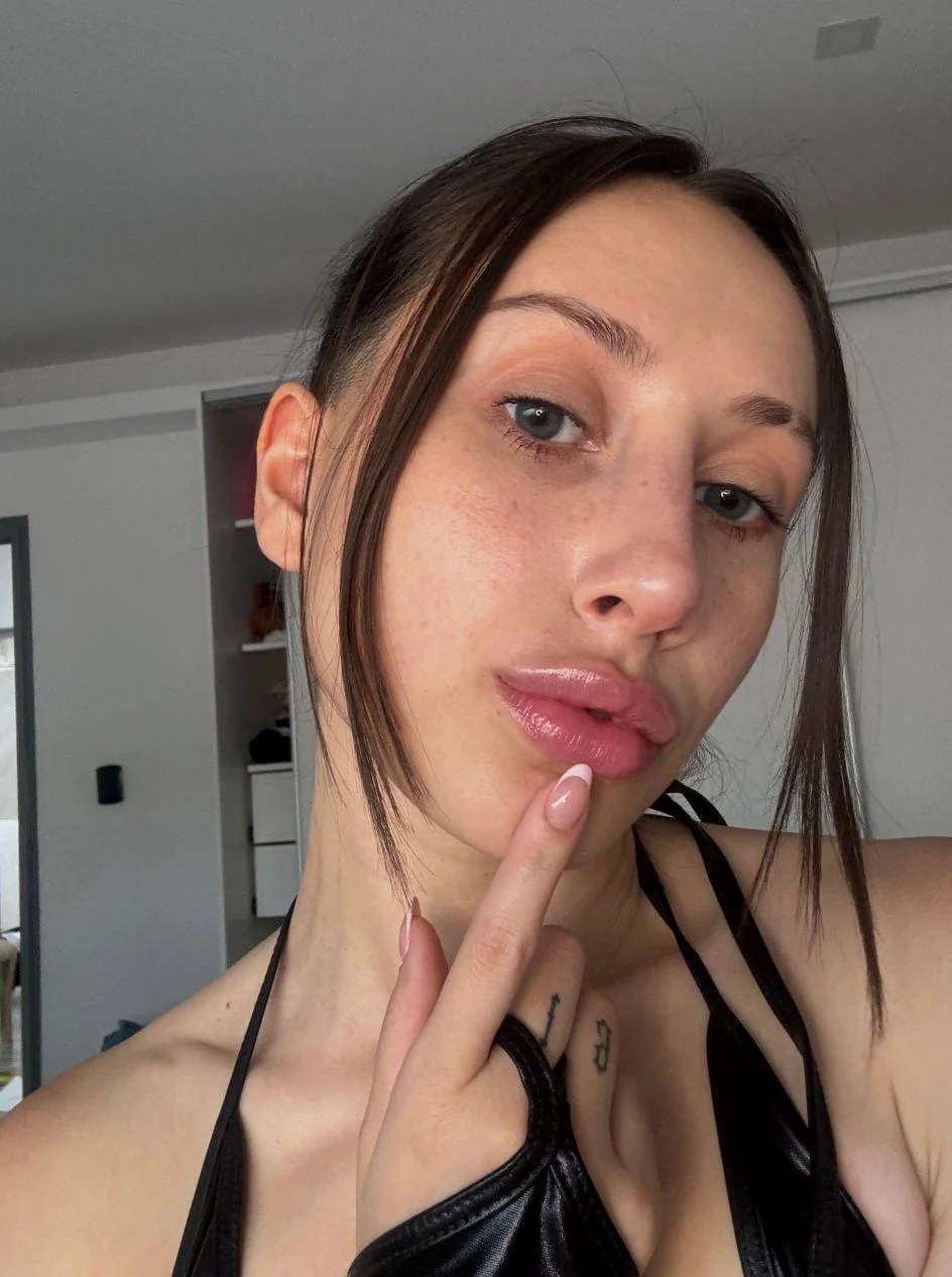 Am I hot enough to be here? picture 1 of 1