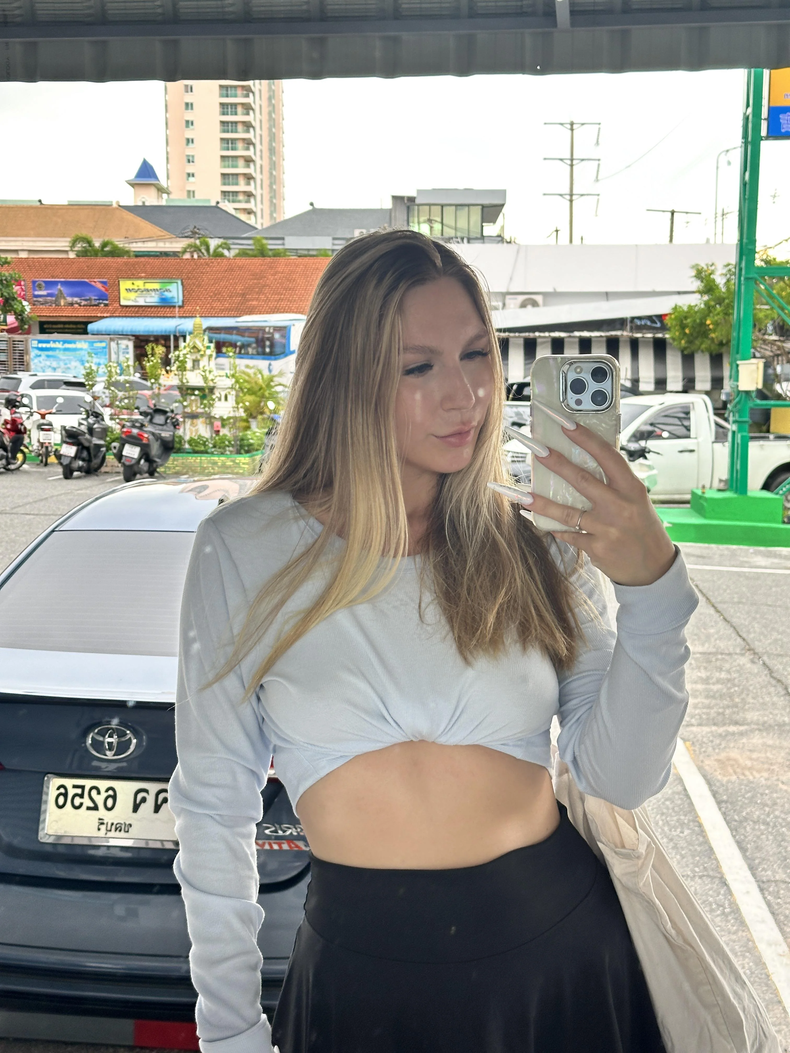 Turning a longsleeve into a croptop in stuffy weather is a perfect solution picture 1 of 1