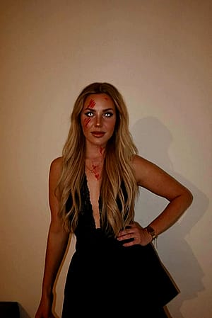 Sorry a bit late. but I love this look'