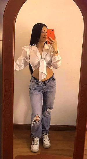 Looking sext, but still in a classy way'