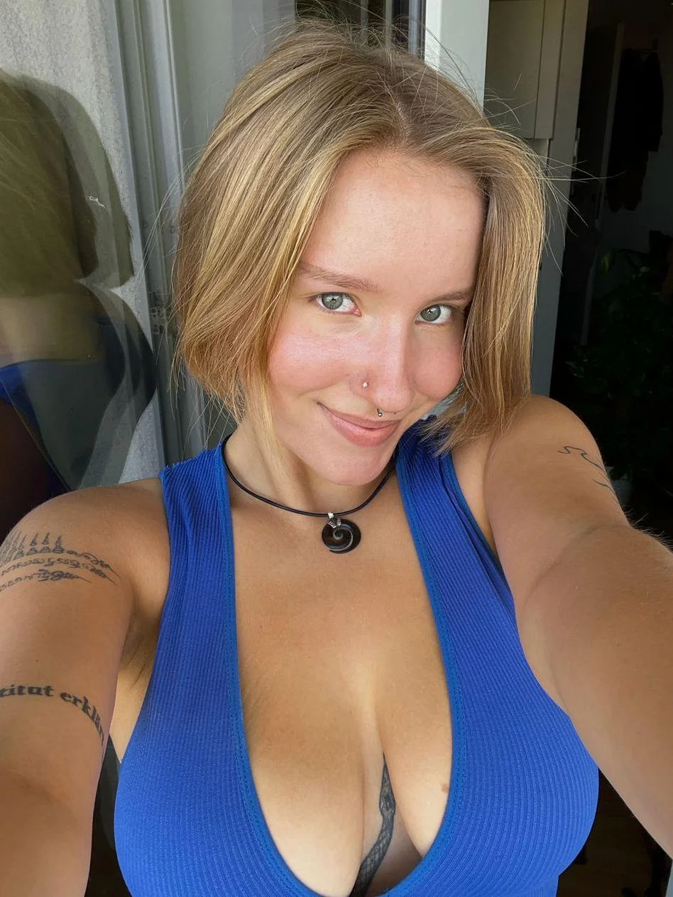 Pretty enough for you? picture 1 of 1
