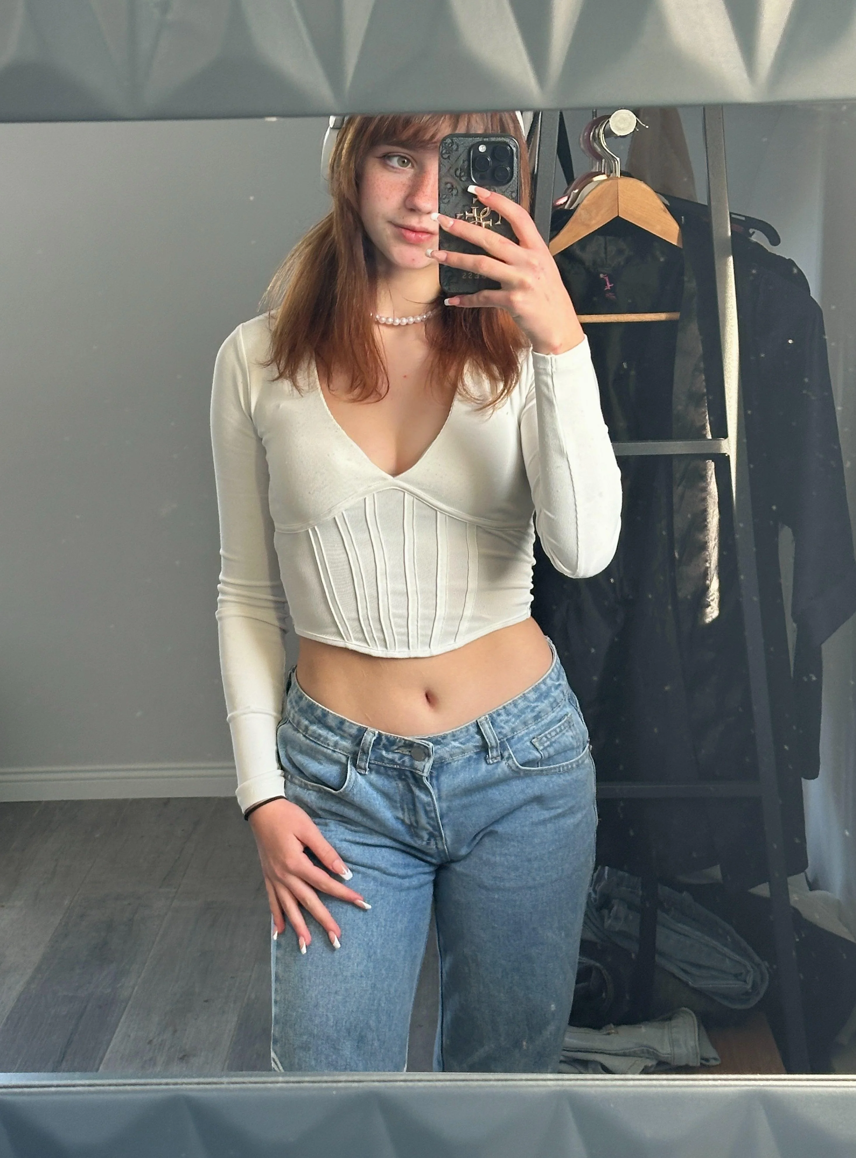 f18 am i hot? be honest picture 1 of 1