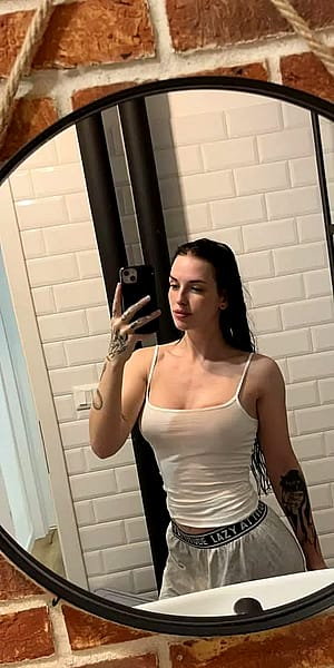More than happy to show you my good features'