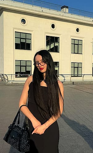 I shine even brighter when the sunlight hits me.'