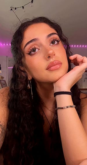 a cute white girl that hopefully you like'