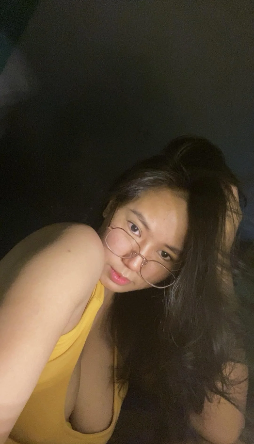 f23... Do you think i'm hot? picture 1 of 1