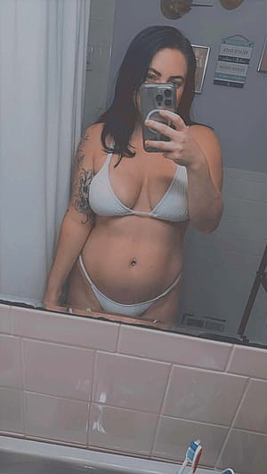 How does my bikini look on me?🤭'