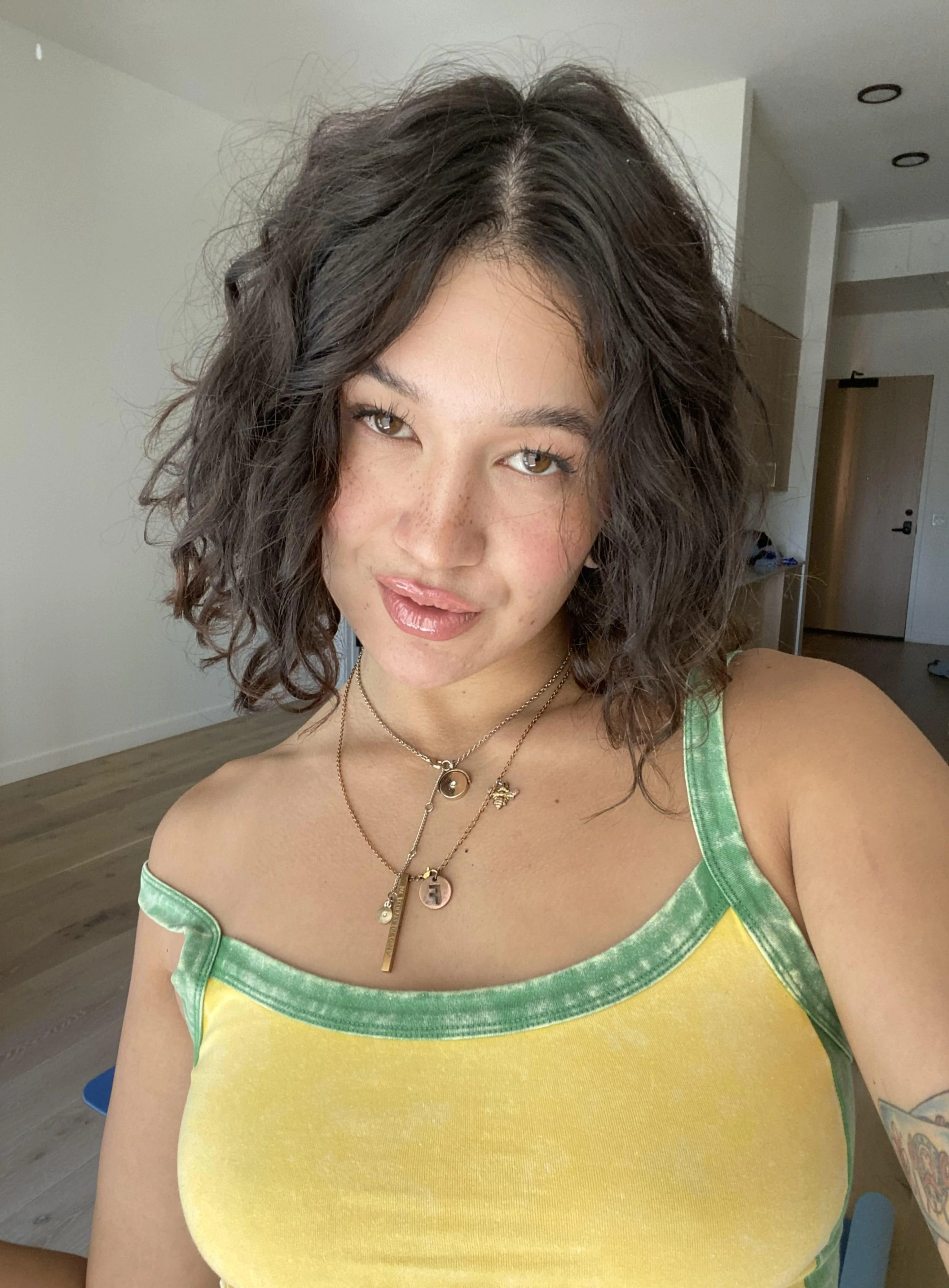 do you consider me pretty enough to take me on a date picture 1 of 1