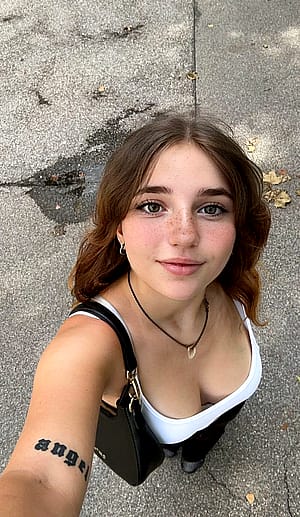 f18 am i hot? be honest please'