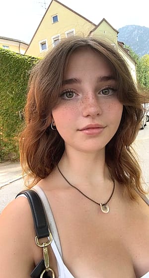 i keep wondering if my look even catches eyes'