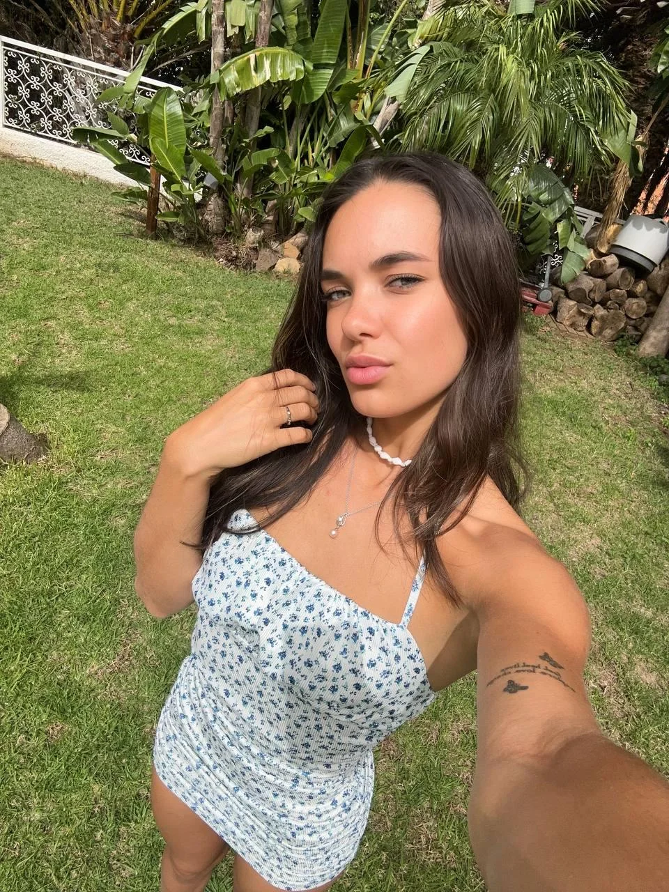 No need to be nude to be tempting picture 1 of 1