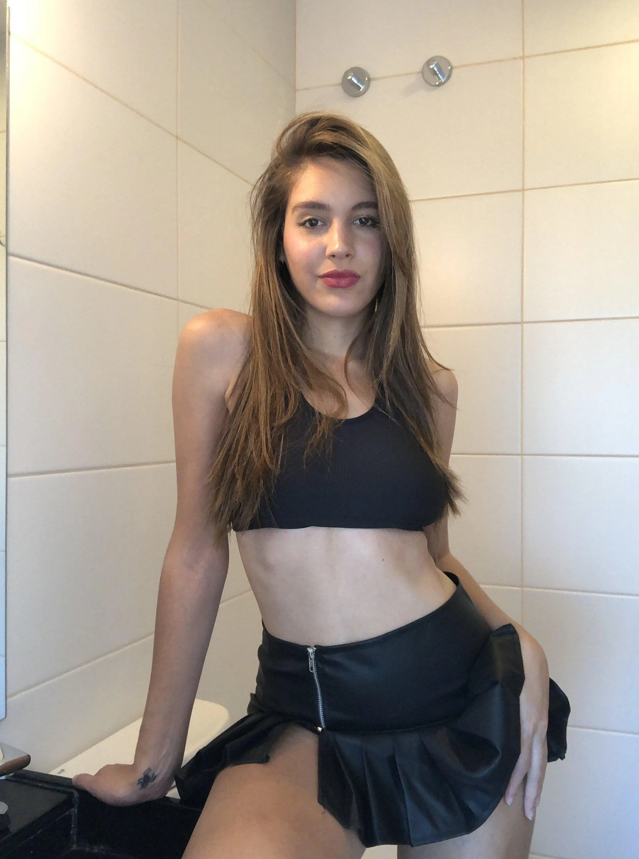 I could be your new favourite girl picture 1 of 1