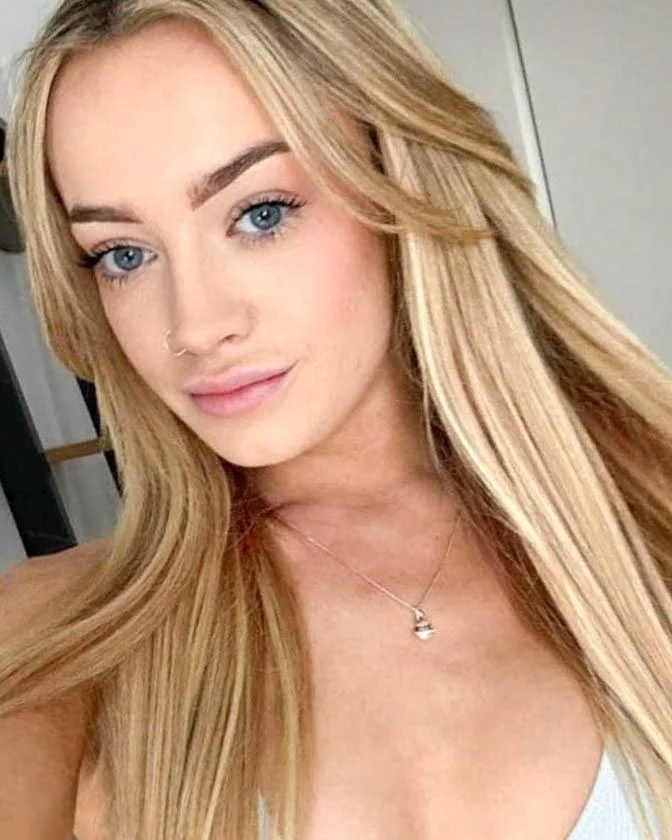 Want some cuddle with this sexy? picture 1 of 1