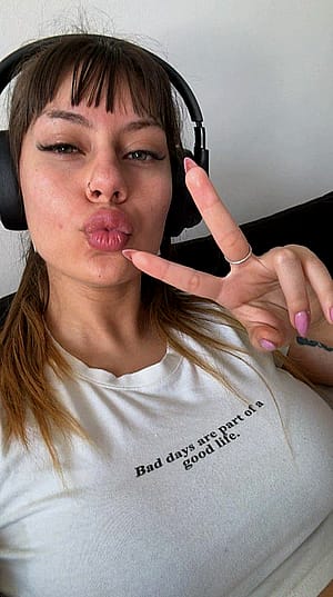 They say i have a beautiful lips'