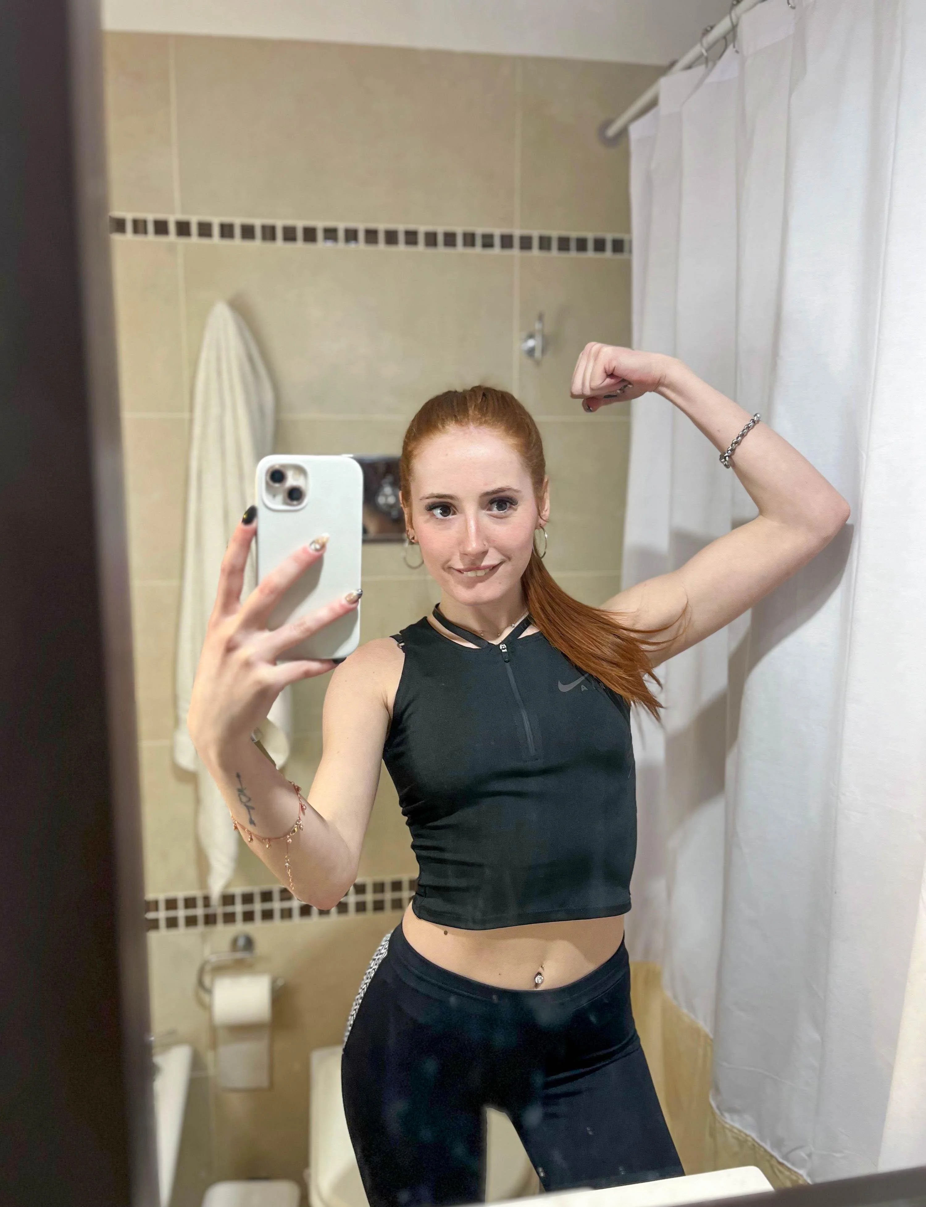 Tell me the truth, Am I hot? F18 picture 1 of 1