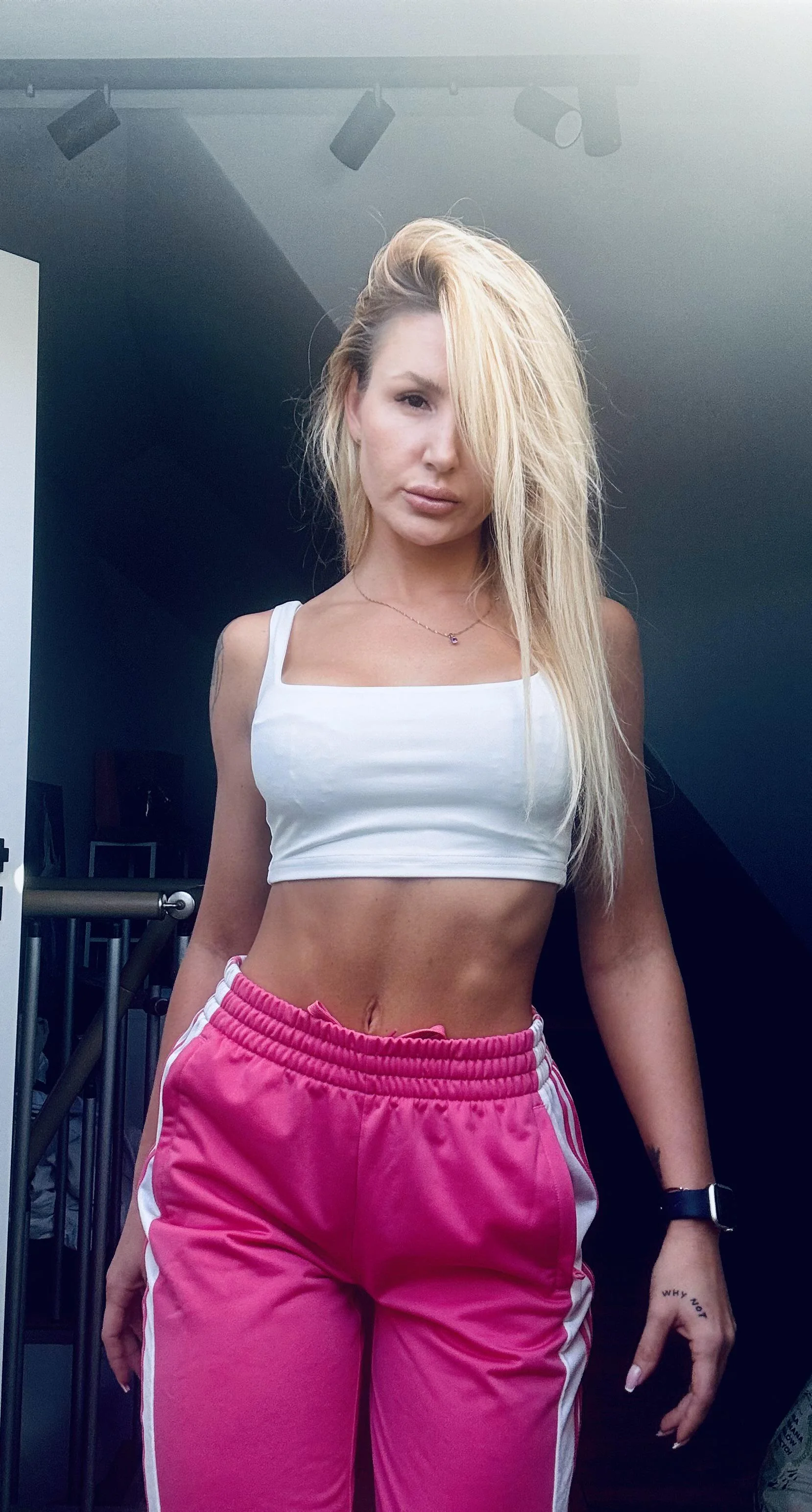 Do you like fit milfs? picture 1 of 1