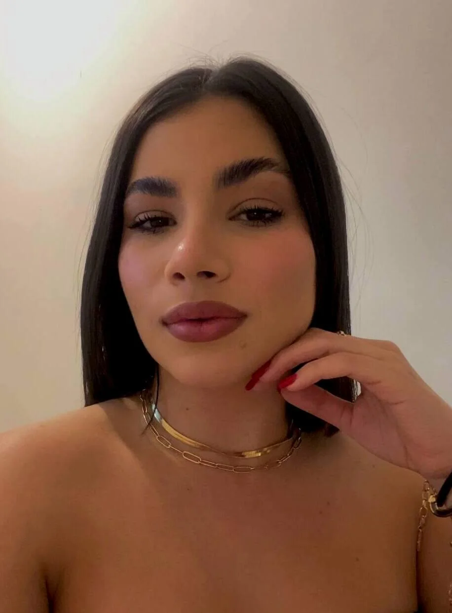 feeling beautiful and rocking this selfie picture 1 of 1