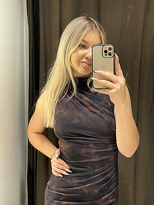 I`m in love with this dress!'
