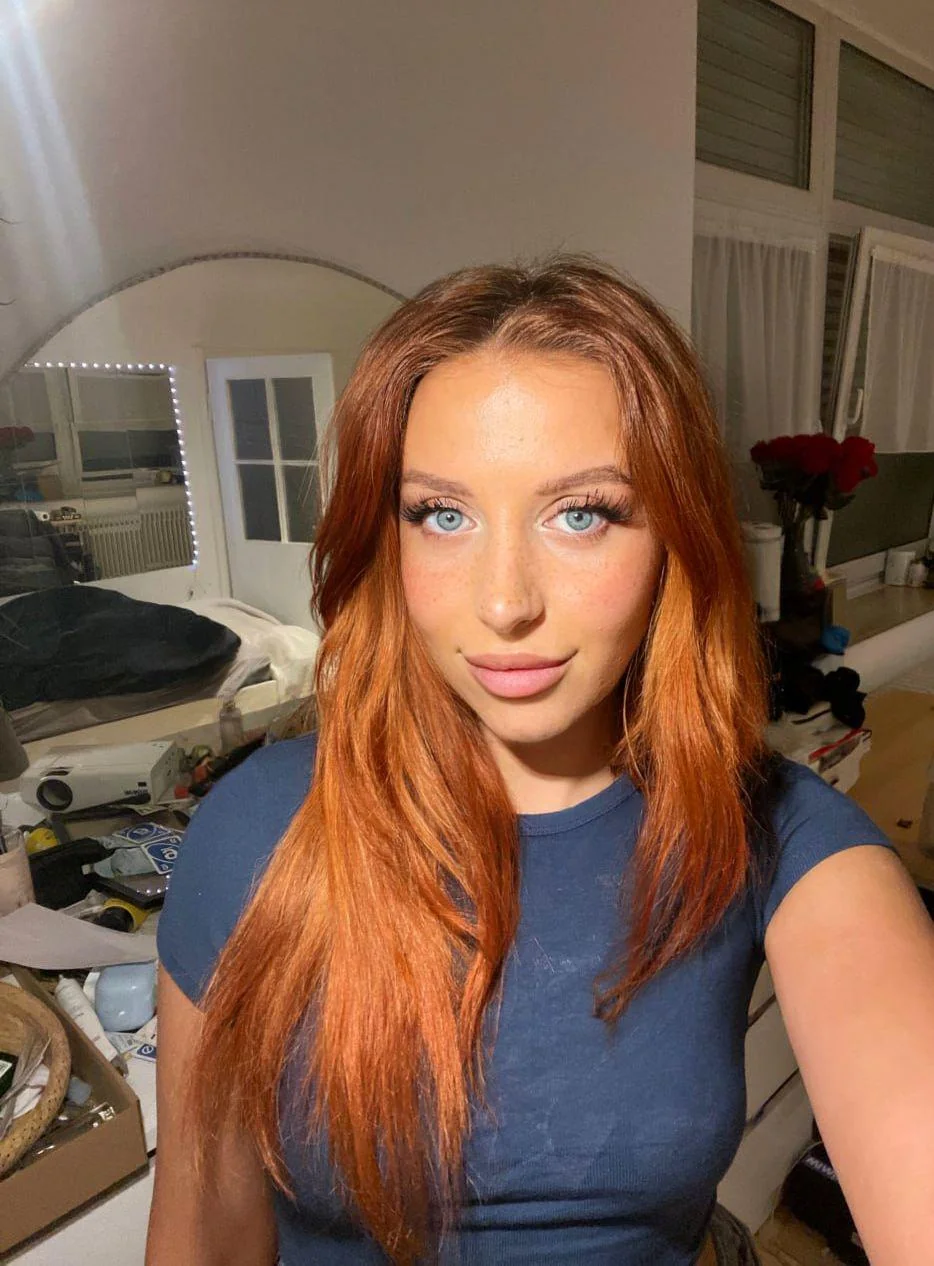 red hair pale skin :) picture 1 of 1