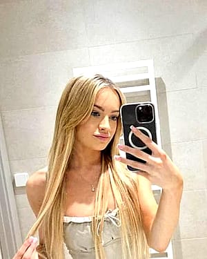 I’m not perfect, but my outfit is'