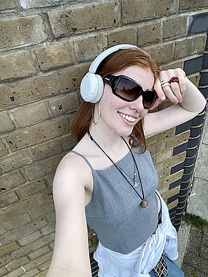 What do you think of my look today?'