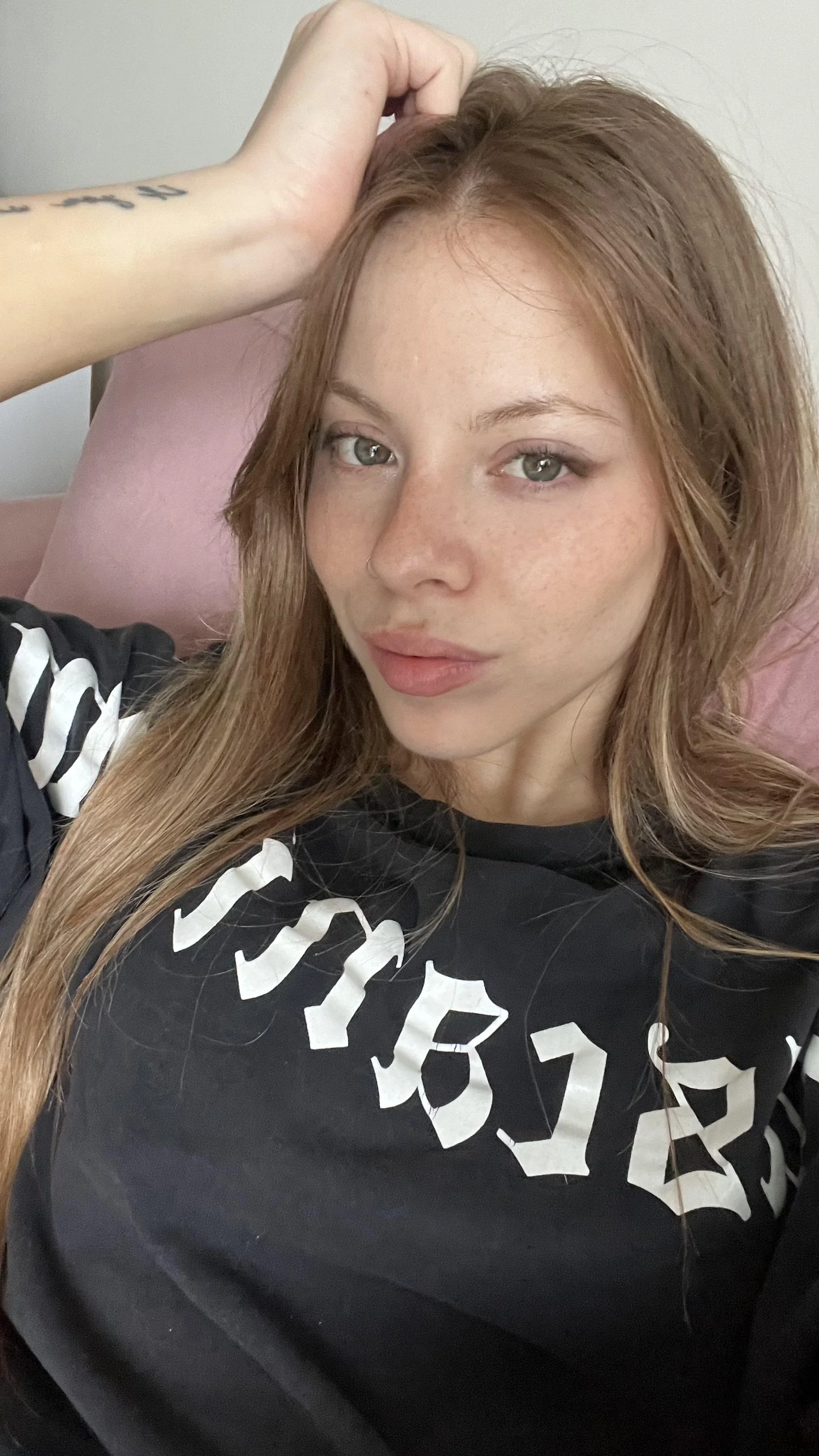 I think i look cute in this pic picture 1 of 1