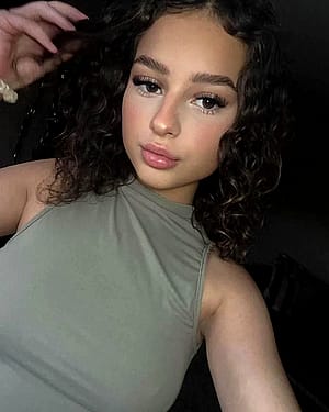 classy girlfriend here'