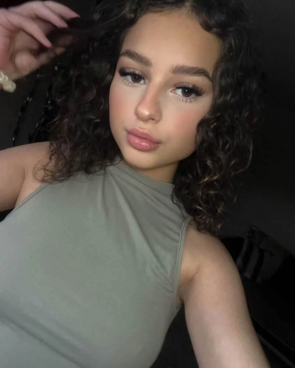 classy girlfriend here picture 1 of 1