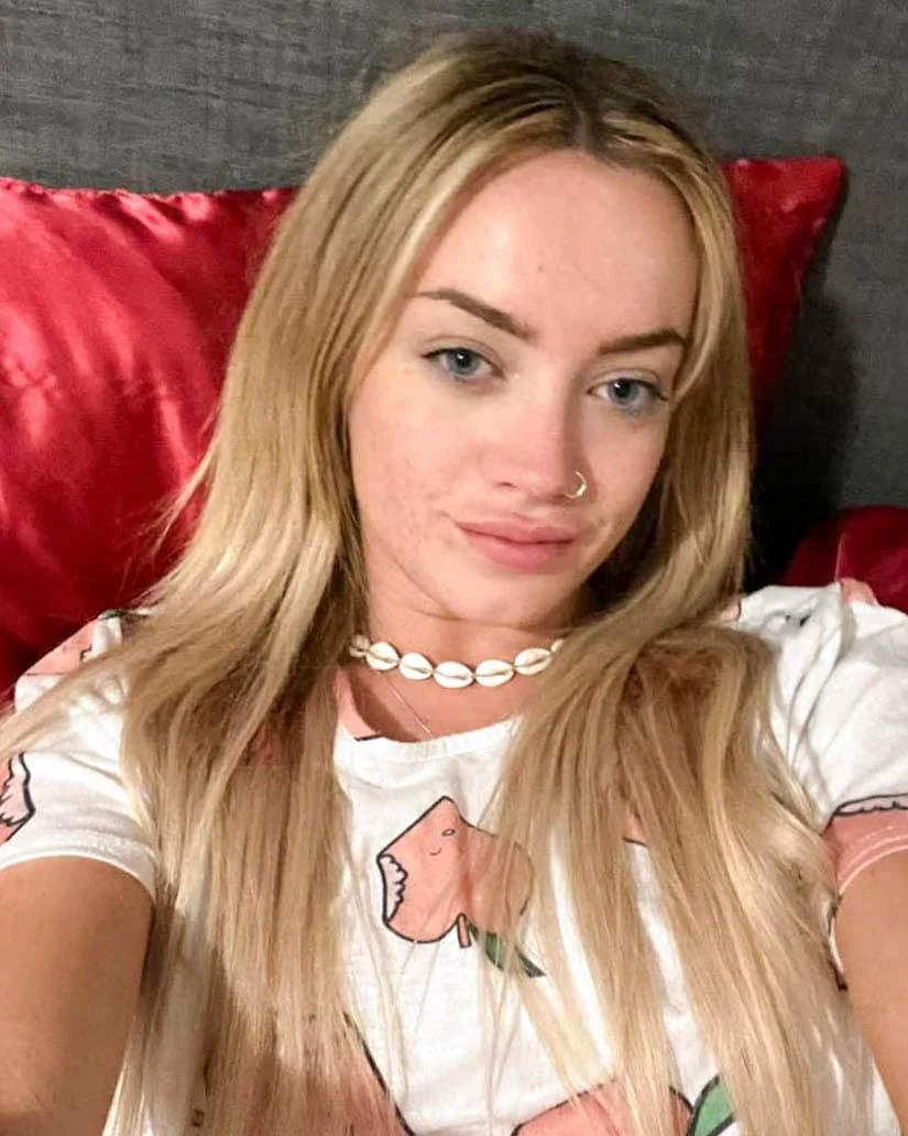 Your sexy neighbor ;) picture 1 of 1