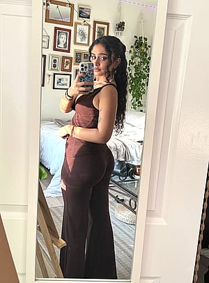 Am I hot in this outfit? F19'