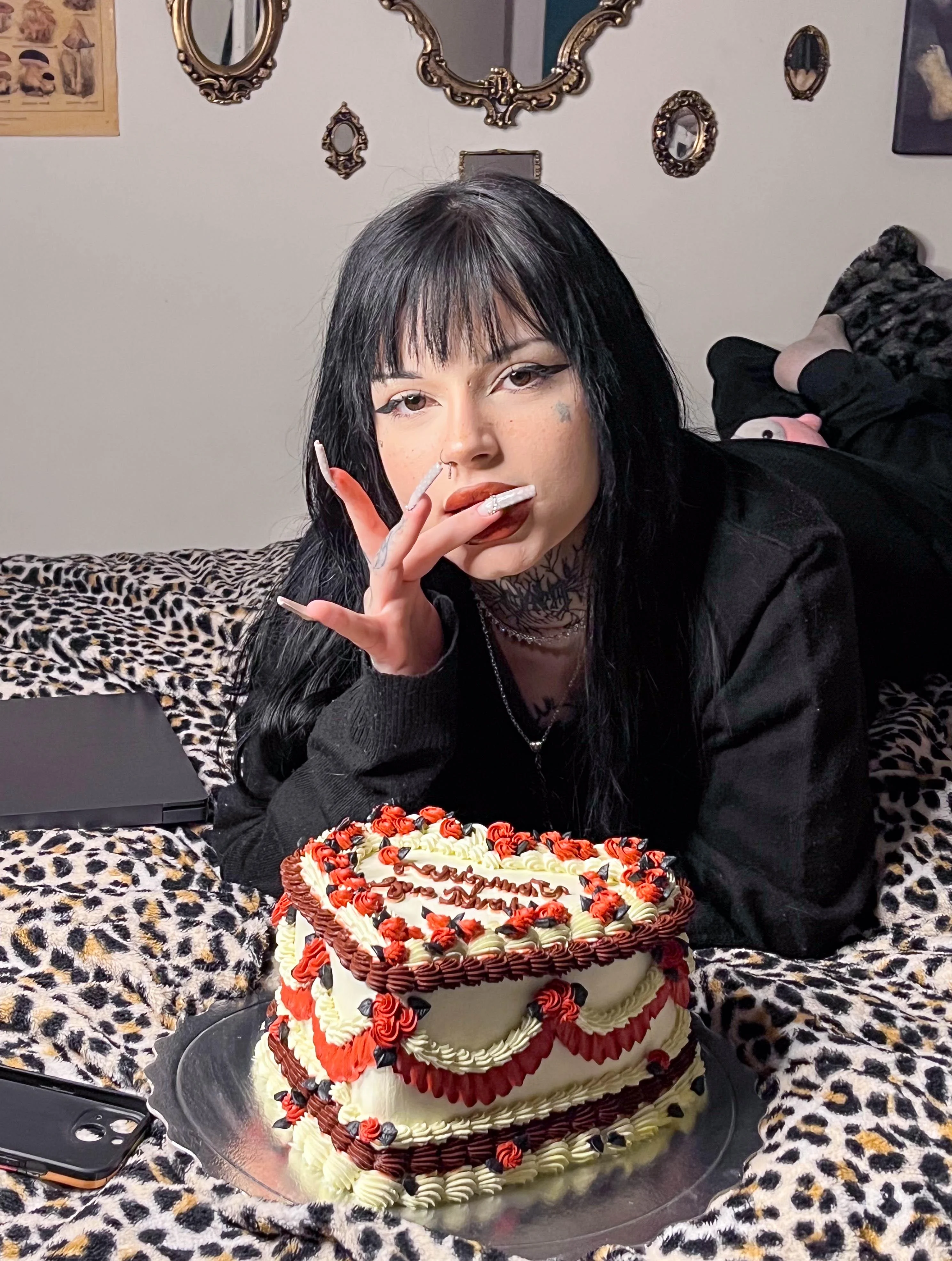 still look classy while eating cake picture 1 of 1
