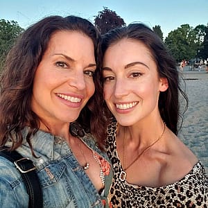 Who’s pretty face are you spraying your ropes across after NNN? Mom or daughter?'