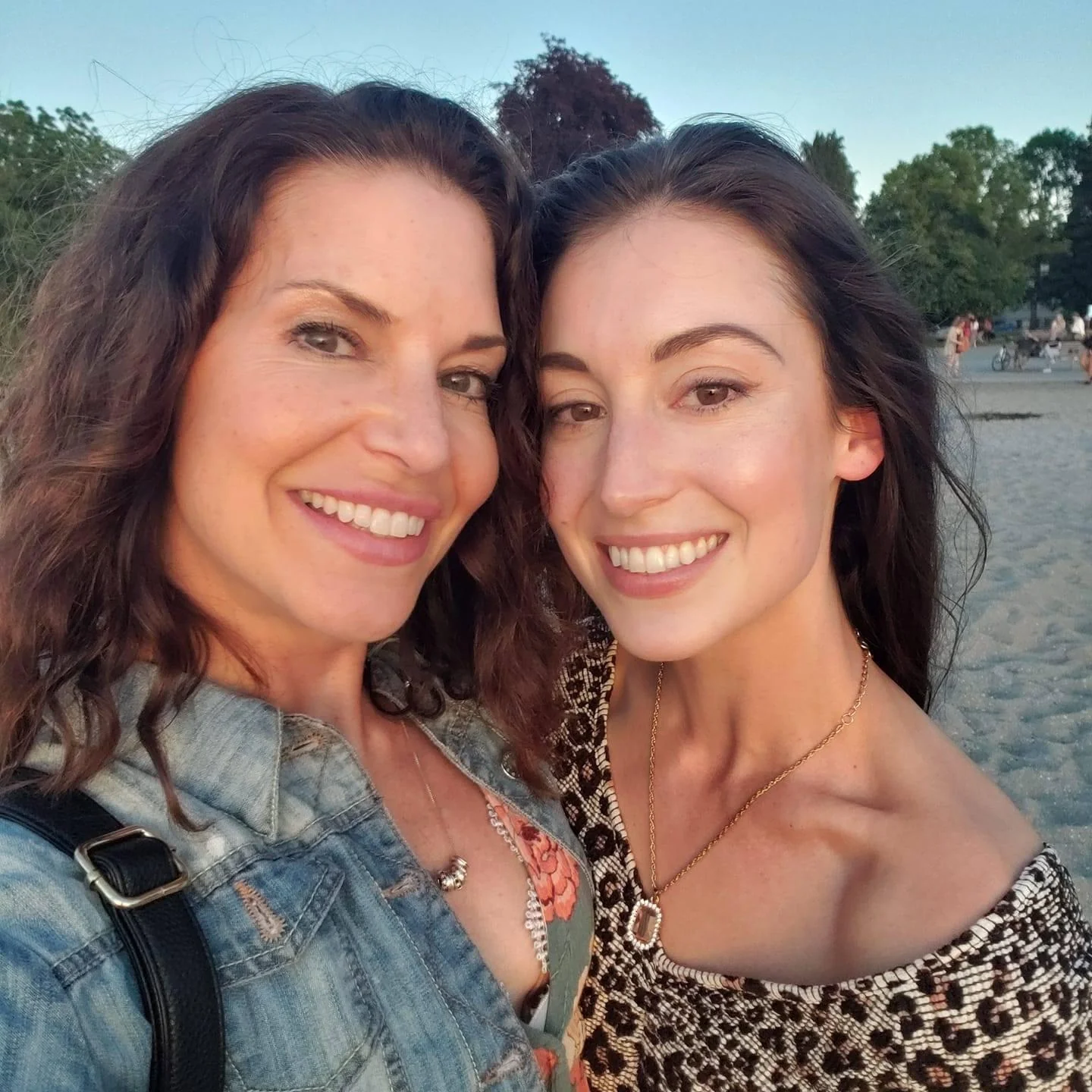 Who’s pretty face are you spraying your ropes across after NNN? Mom or daughter? picture 1 of 1