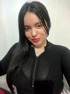Be honest, am i hot? F19'
