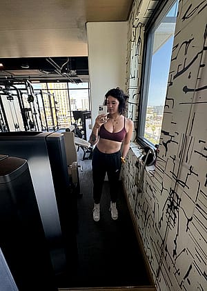 Nothing makes me hotter than a gym outfit—do u agree?'