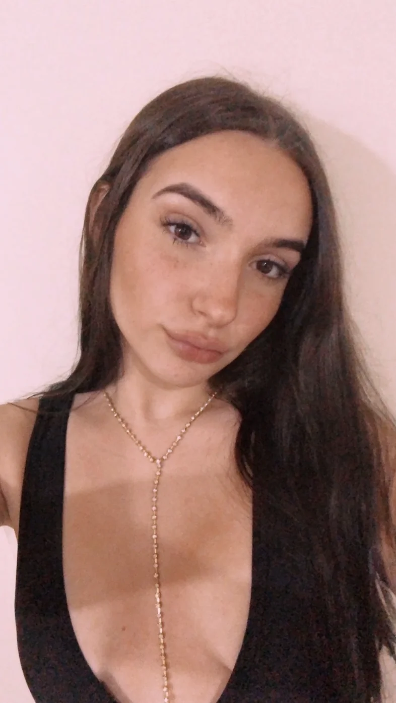 My best top looks best on the floor picture 1 of 1
