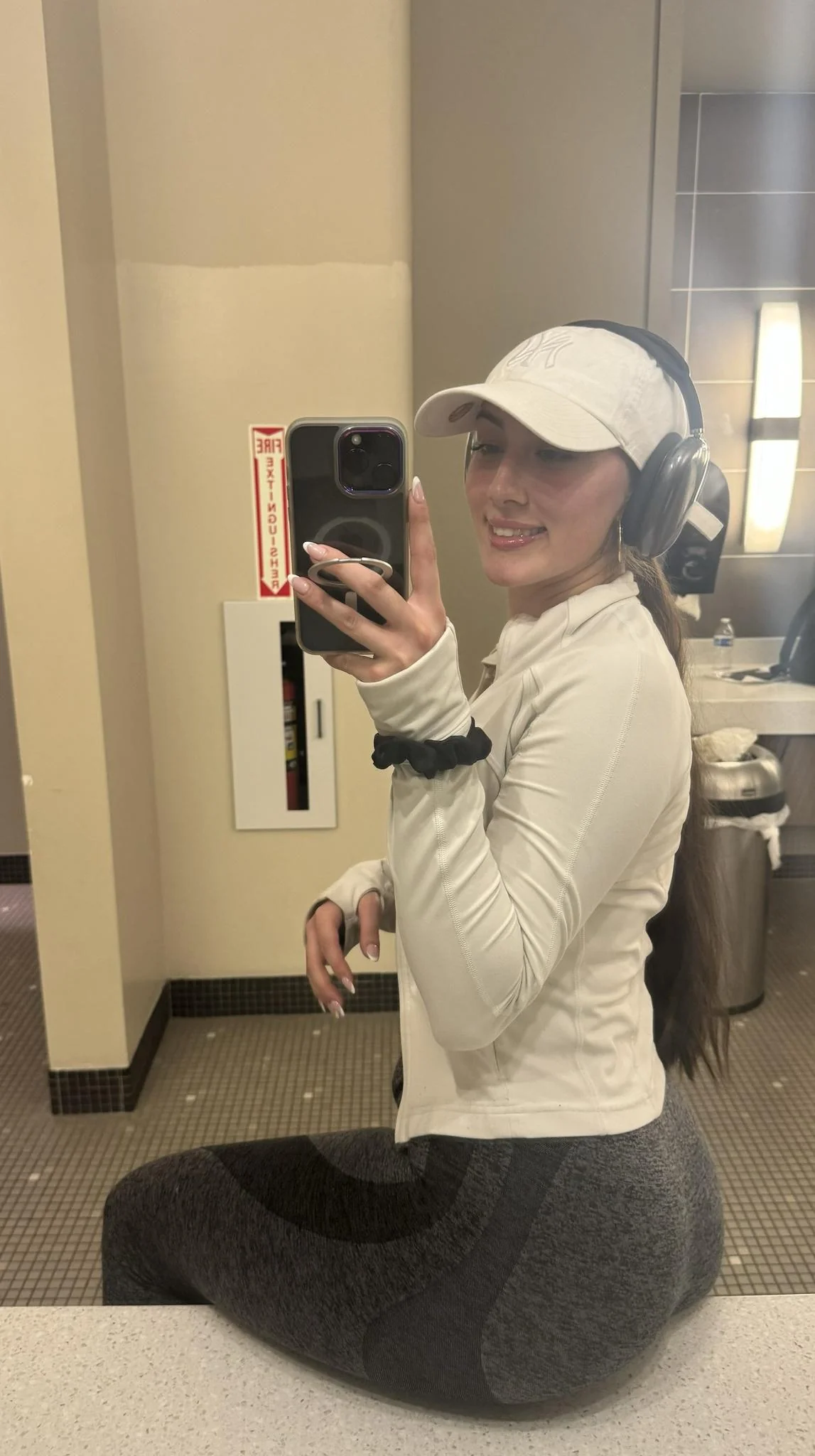 am i hot for a gym girl? 19F picture 1 of 1