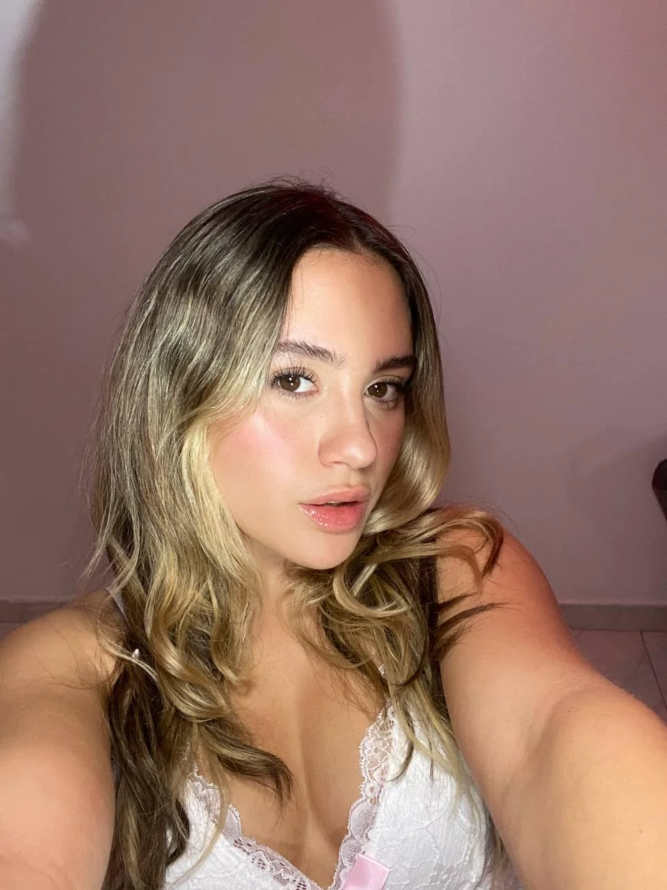 Simple but still feeling gorgeous picture 1 of 1