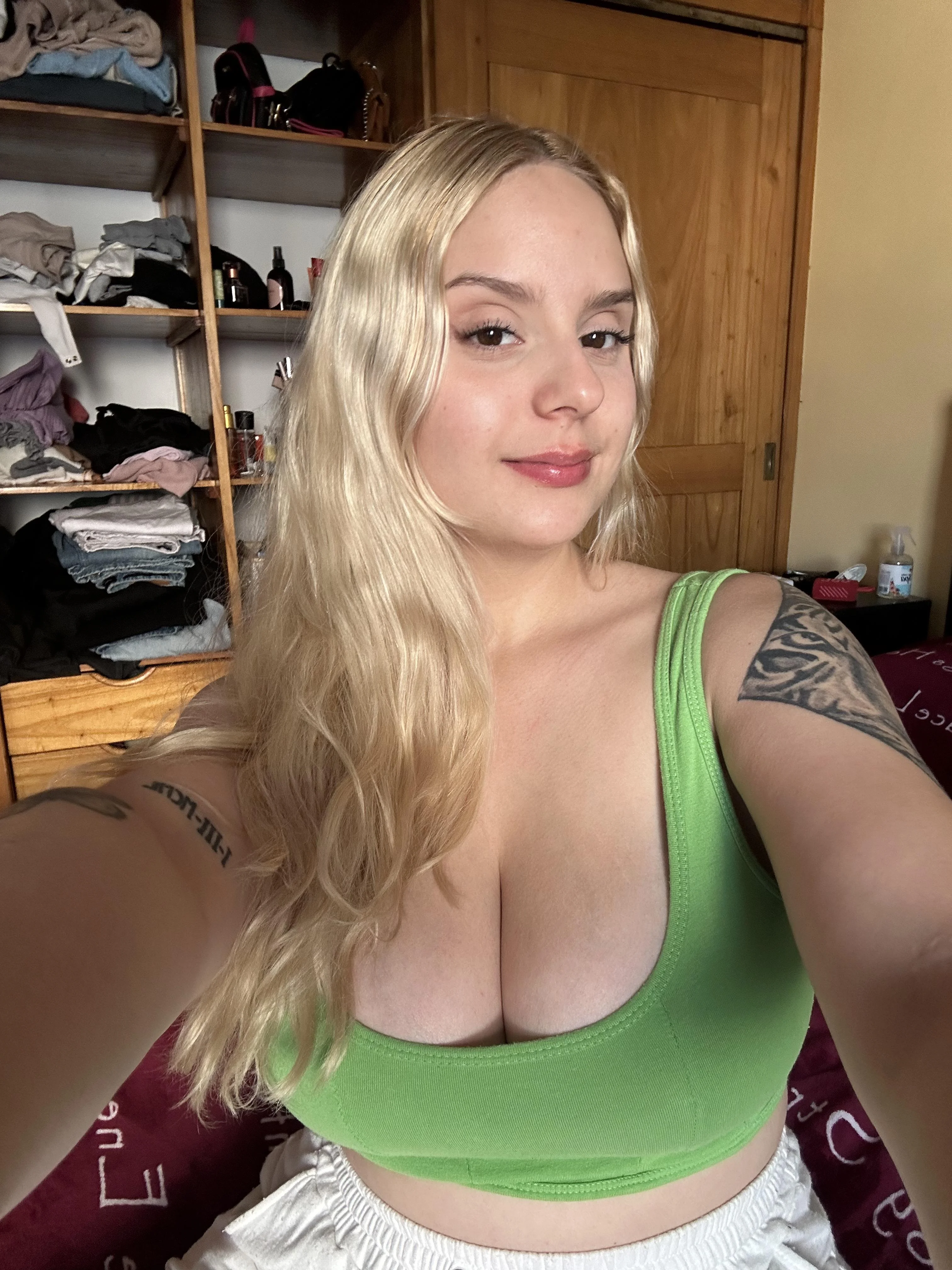 Do You Like What You See? 19F and All Natural 😉 picture 1 of 1