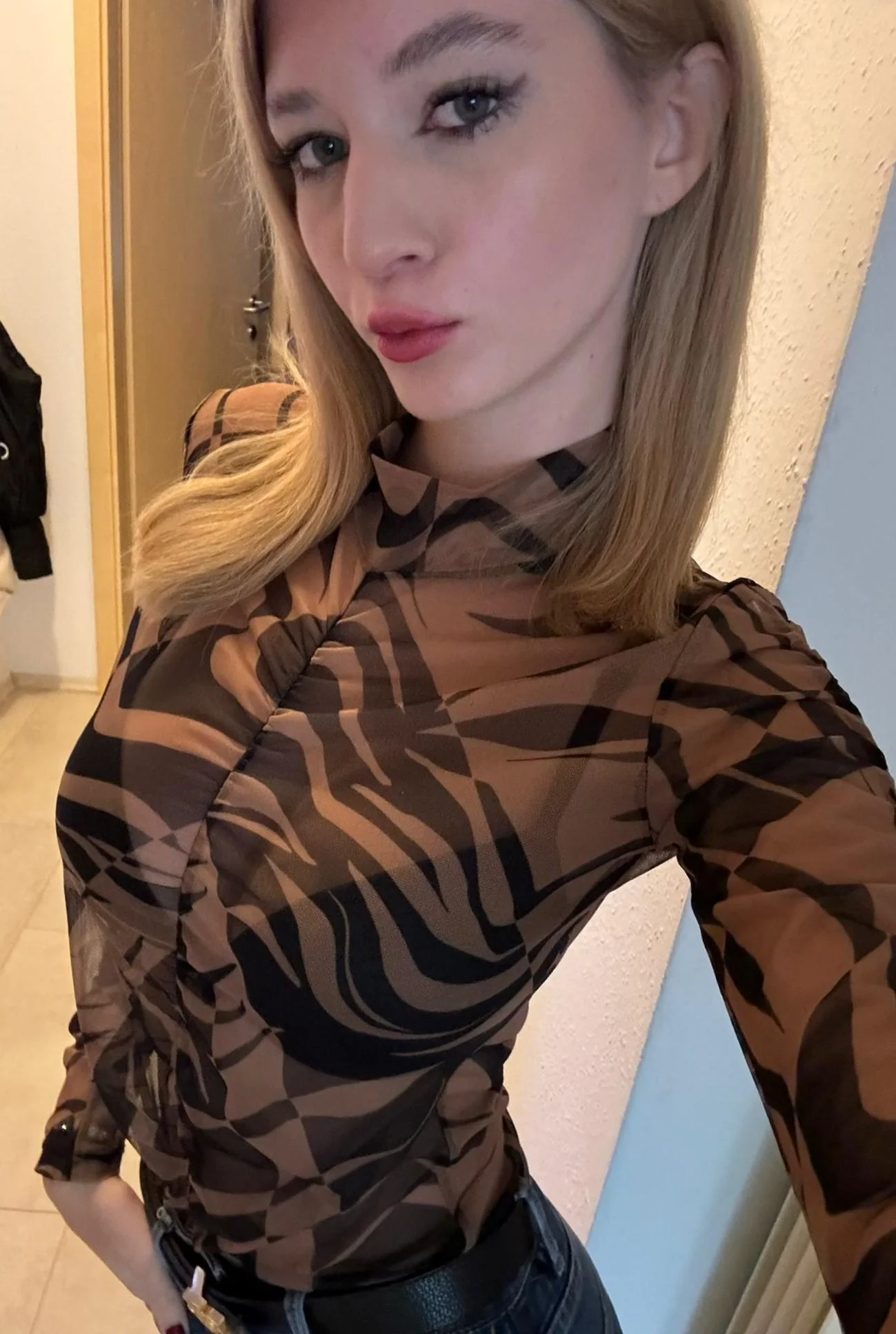 Do you find me classy in this dress? picture 1 of 1