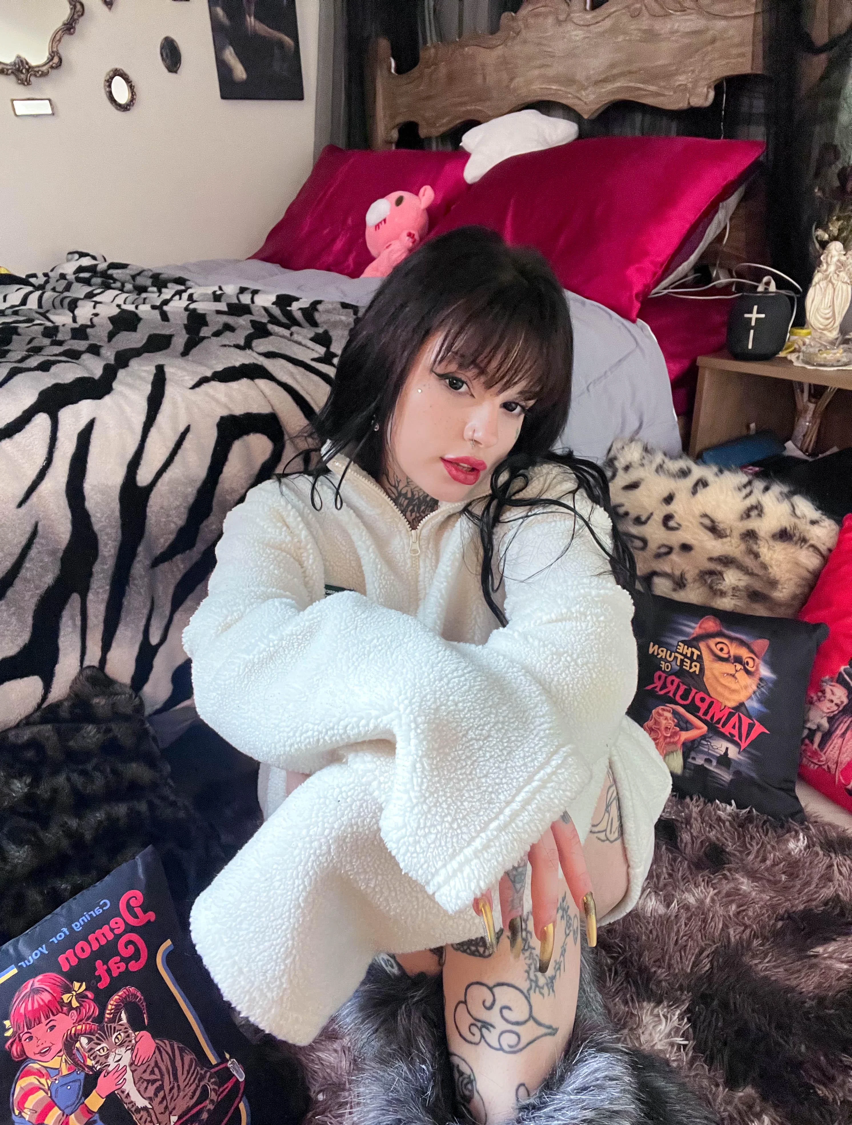 I know that this look is hot for you F19 picture 1 of 1
