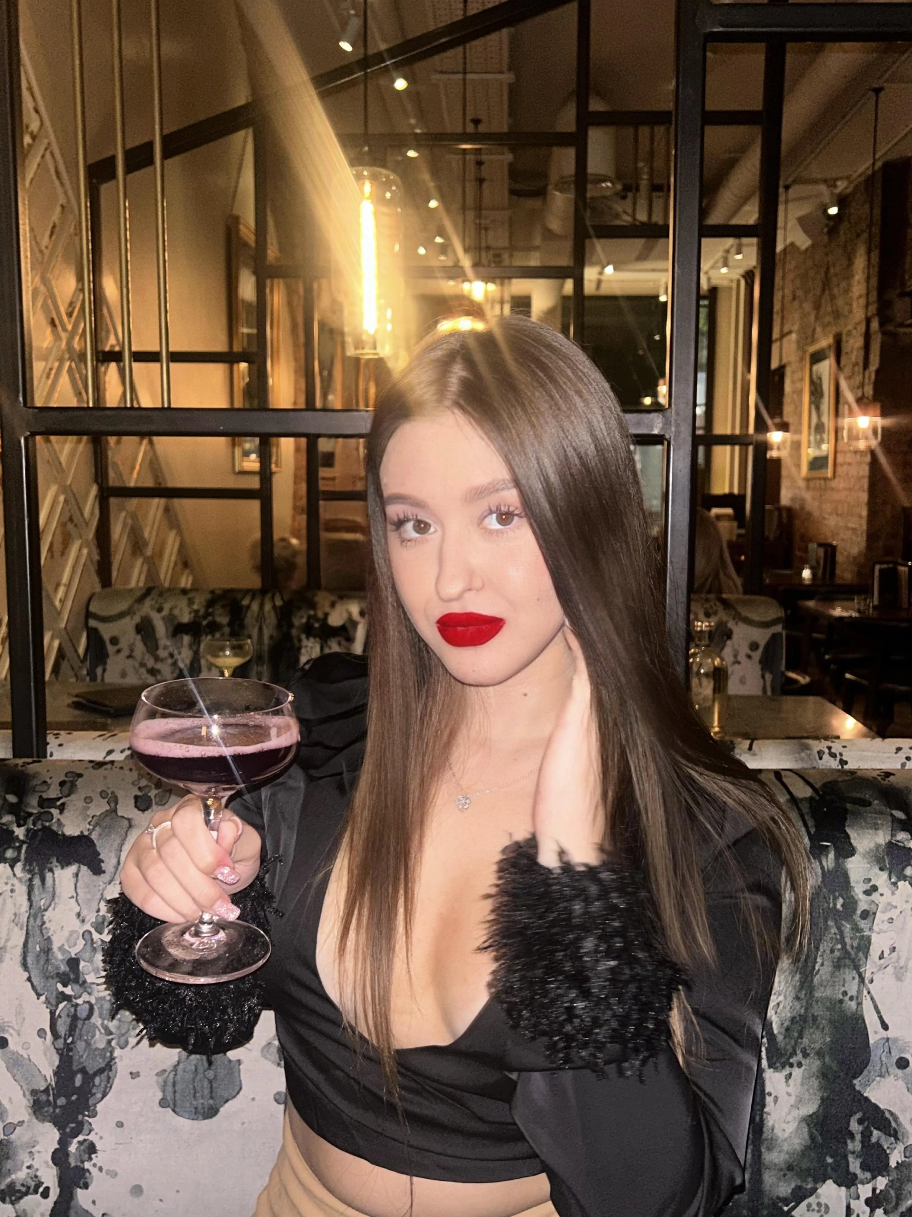 Would you take me to a fancy restaurant ? picture 1 of 1