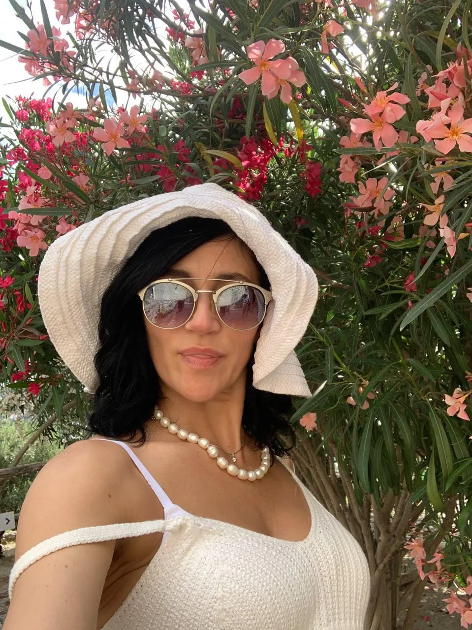 Do I look like a 46yo mom? picture 1 of 1